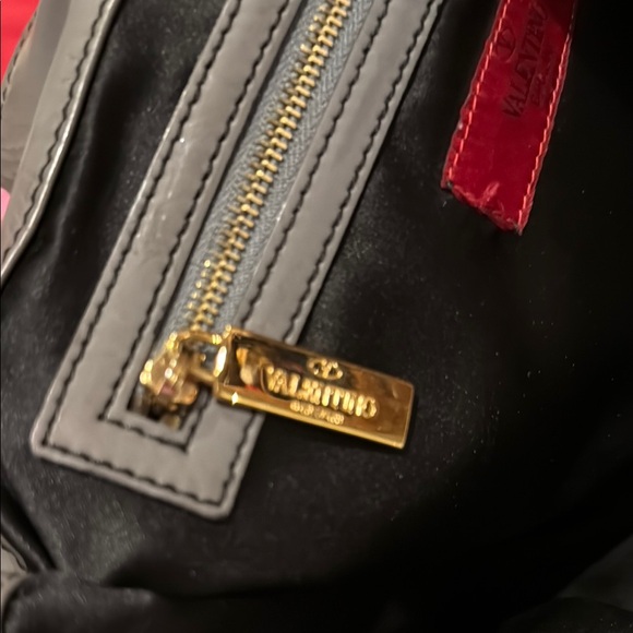 Vintage VALENTINO Nuage Large Bow Patent Leather Shiny Gray Tote w/Red Dust Bag - Picture 11 of 16